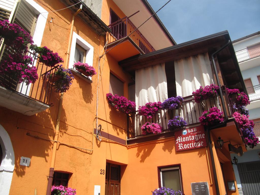 Montagne Rocciose Bed and Breakfast Frascineto Buitenkant foto